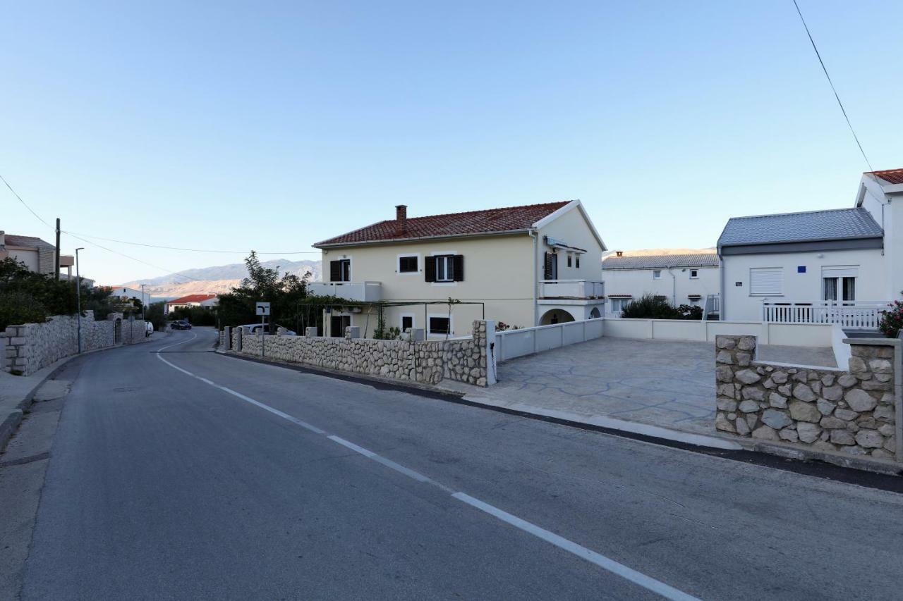 Apartmani Mila Pag Town Exterior foto